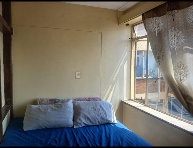 1 BEDROOM APARTMENT FOR SALE IN HILLBROW